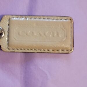 Coach Beige Leather Hand Tag EIUV
